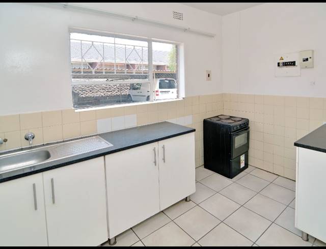 1 BEDROOM APARTMENT FOR SALE IN WINDSOR EAST